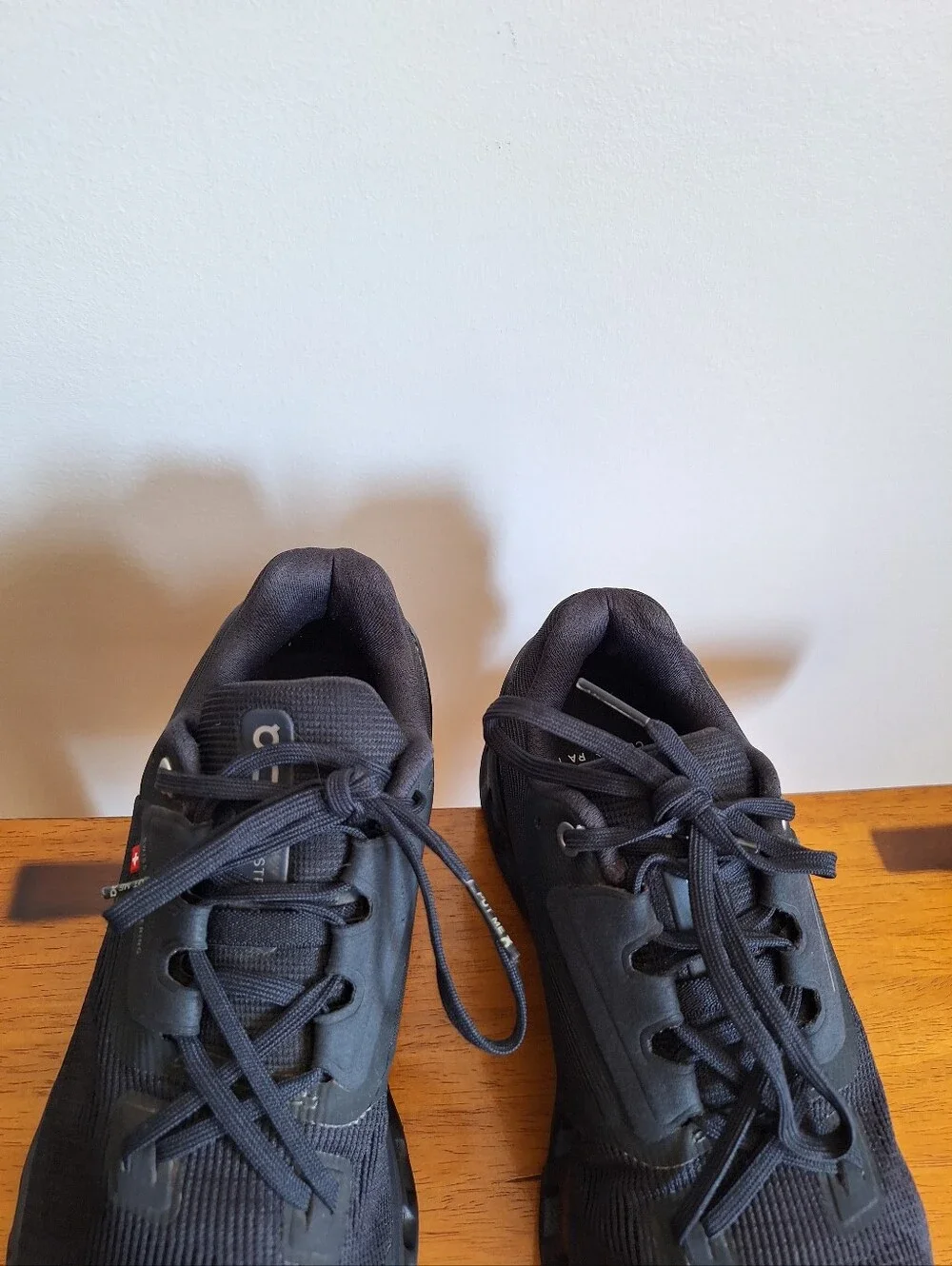 On Running Cloudstratus Women's Black Size 7